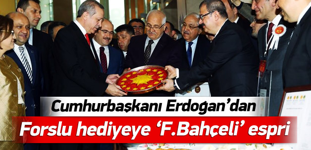 Erdoğan'dan forslu hediyeye ’Fenerbahçeli’ espri!