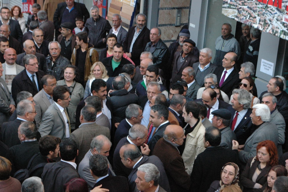 ERCAN ŞİMŞEK GÖLBAŞI'NDA KASIRGA ETKİSİ YARATTI ! galerisi resim 73