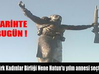 1955 Yılında Yılın Annesi Seçildi