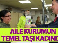Başkan Şimşek’den kadınlara çiçek