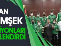Başkan Şimşek şampiyonları ödüllendirdi
