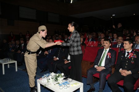 b00y8785_450x300.jpg